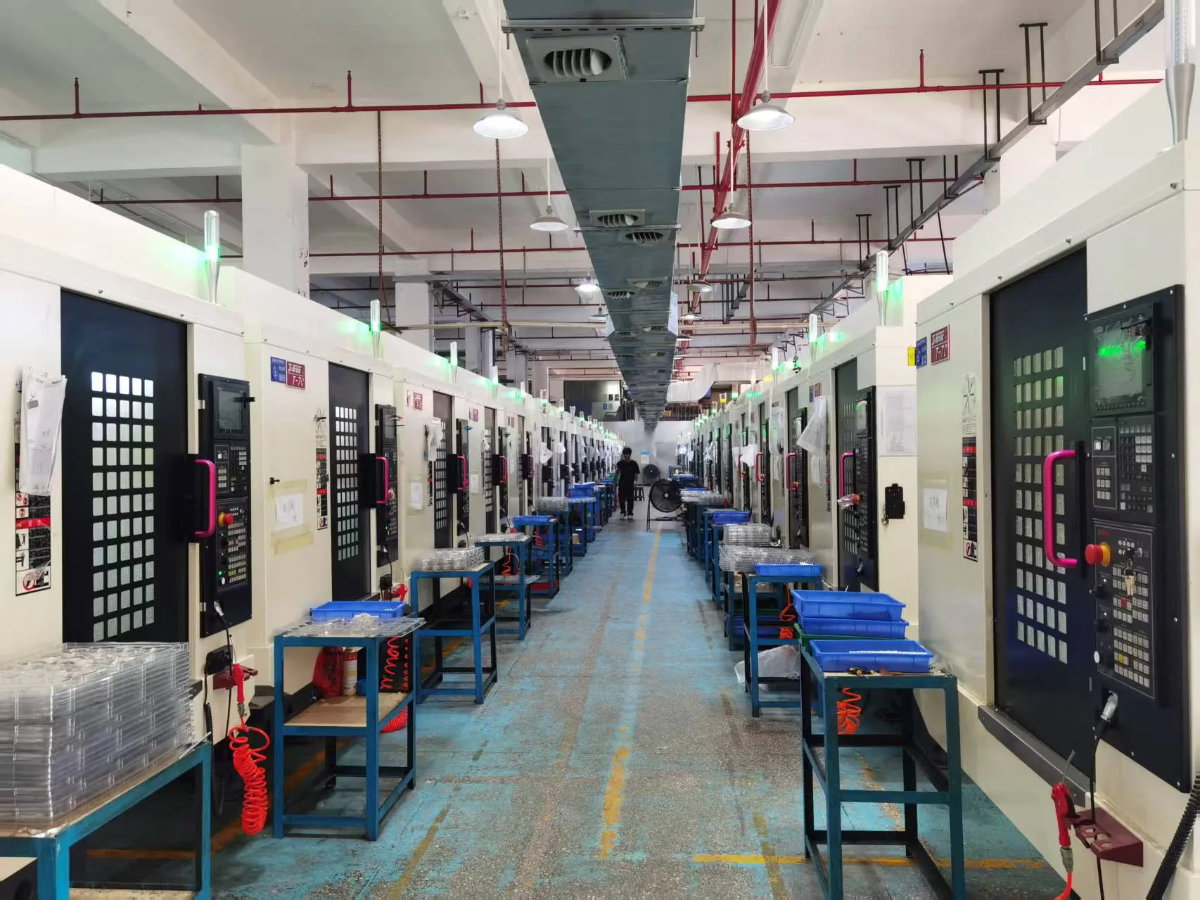常合鑫深圳CNC加工车间实景